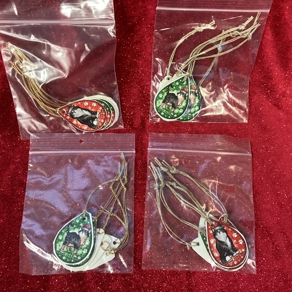 Gift tags 4 packages 6 each for a total of 24 - Picture 1 of 1